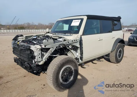 2025 Ford Bronco Outer Banks z USA, uszkodzony, nr VIN 1FMEE8BH3SLB52618